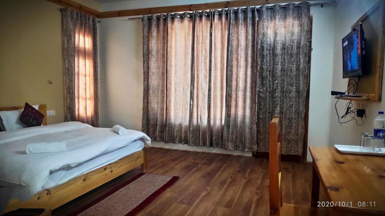 Tirthan Grand Riverside Banjar Экстерьер фото