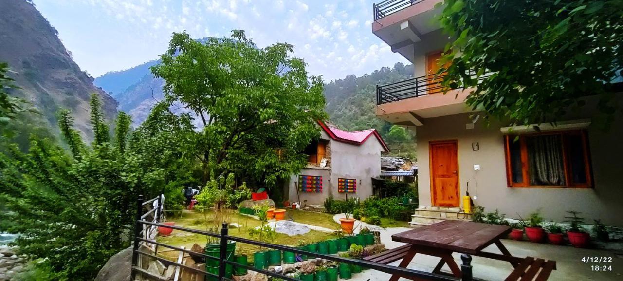 Tirthan Grand Riverside Banjar Экстерьер фото