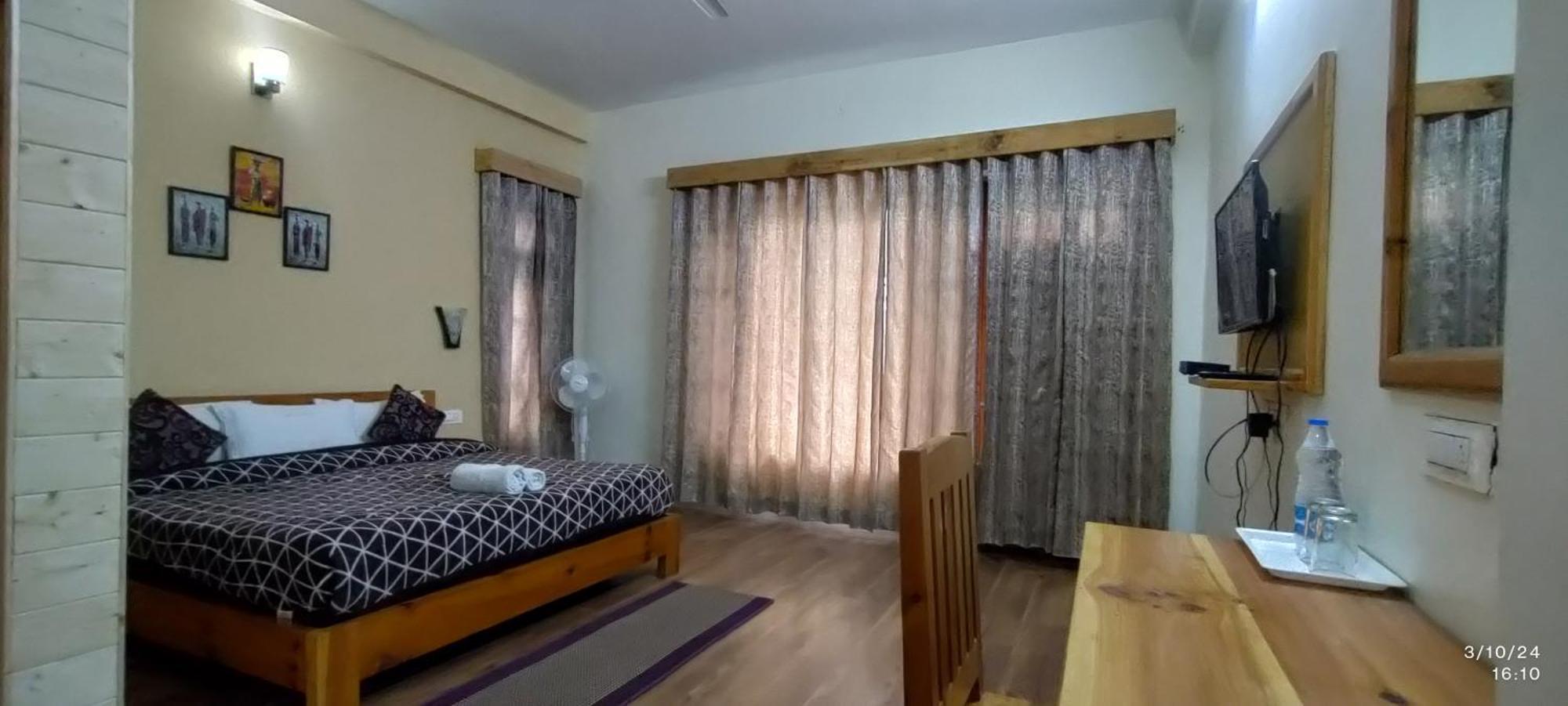 Tirthan Grand Riverside Banjar Экстерьер фото
