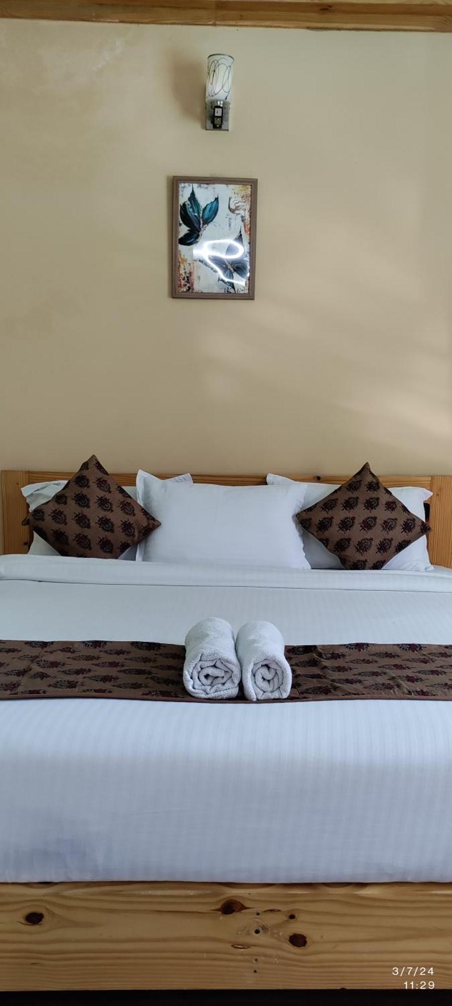 Tirthan Grand Riverside Banjar Экстерьер фото