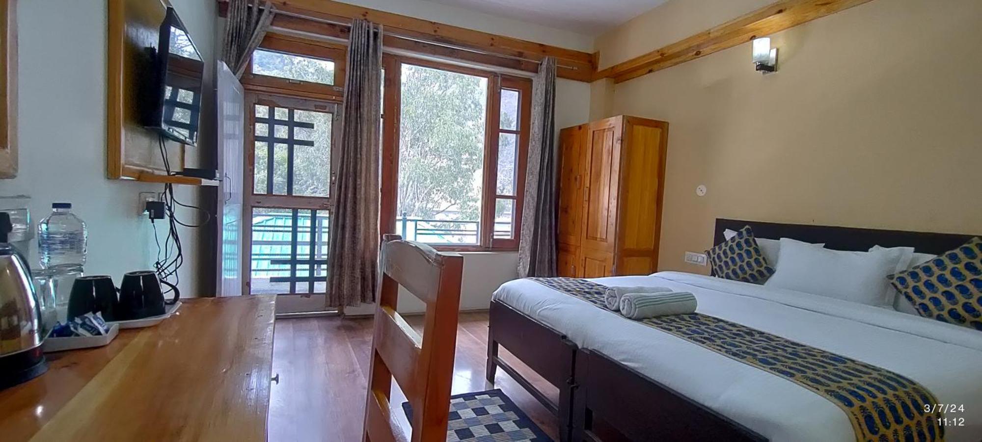 Tirthan Grand Riverside Banjar Экстерьер фото