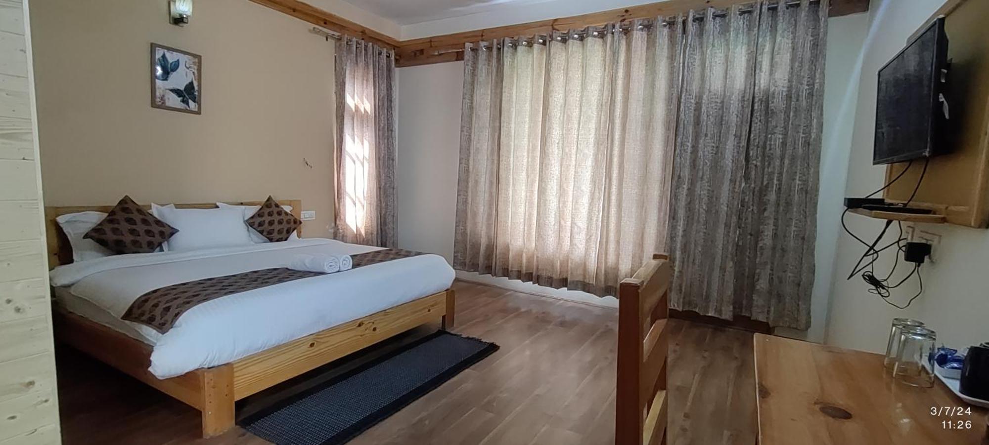 Tirthan Grand Riverside Banjar Экстерьер фото